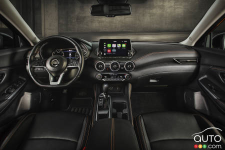 Nissan Sentra, intérieur